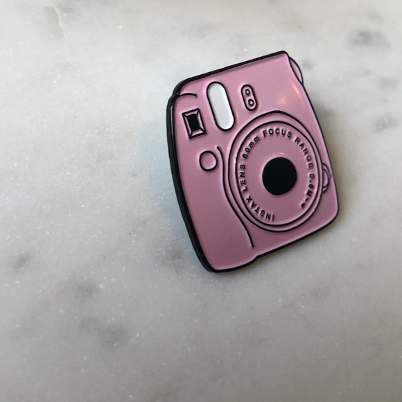 Vintage Camera Enamel Pin - Picture 3 of 4